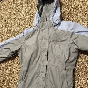 Columbia jacket women’s size medium. Light purple in new condition.